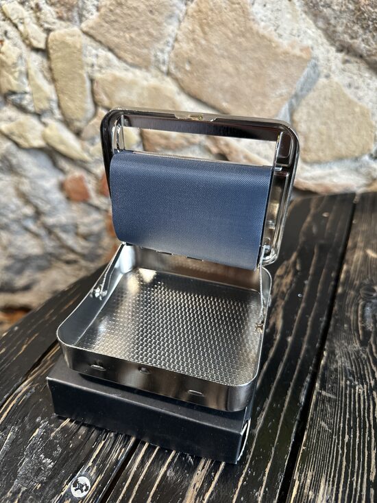 Cigarešu tinamā mašīnīte ar tabakas glabātuvi Diggy. 